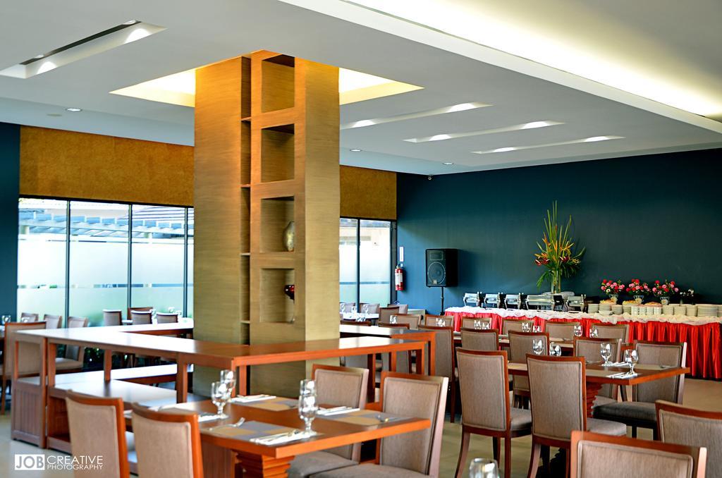 Rivermount Hotel And Resort Sarrat Exterior foto