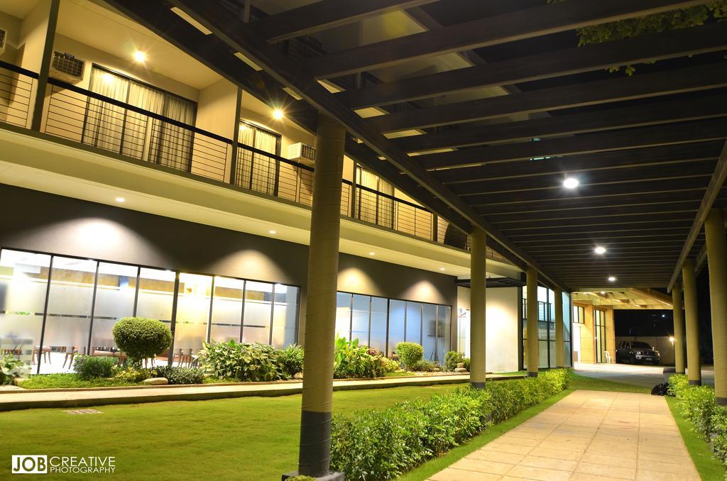 Rivermount Hotel And Resort Sarrat Exterior foto