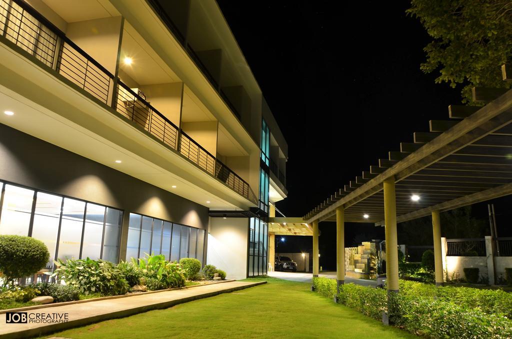 Rivermount Hotel And Resort Sarrat Exterior foto