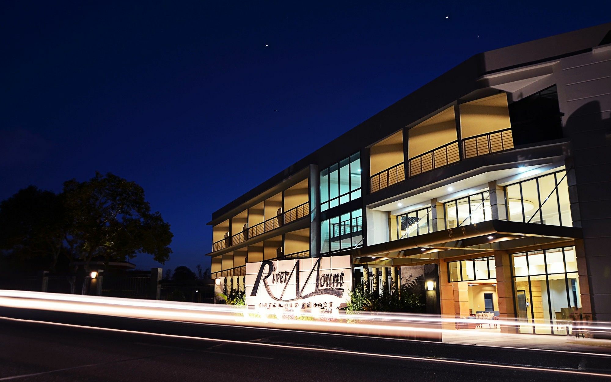 Rivermount Hotel And Resort Sarrat Exterior foto