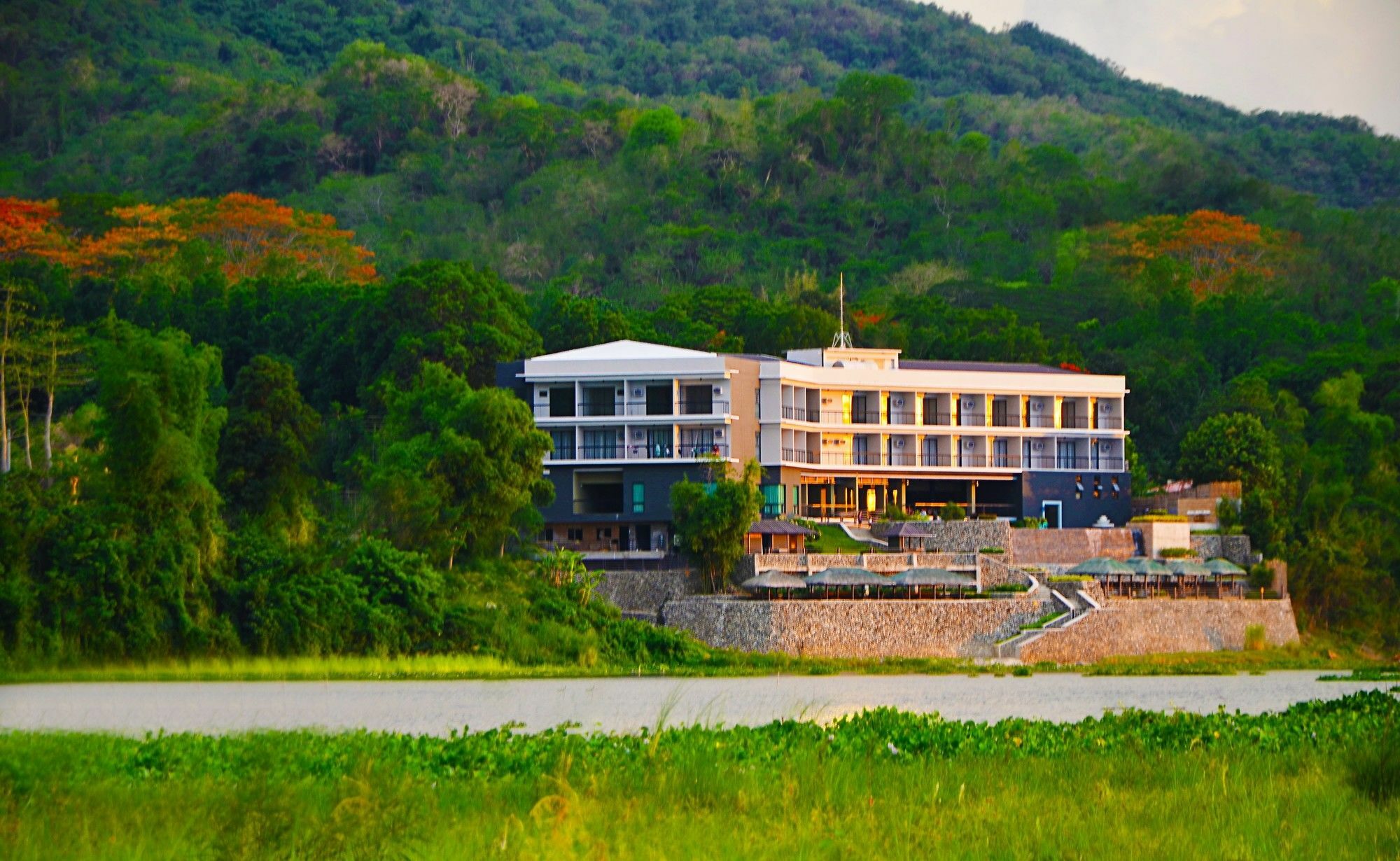 Rivermount Hotel And Resort Sarrat Exterior foto